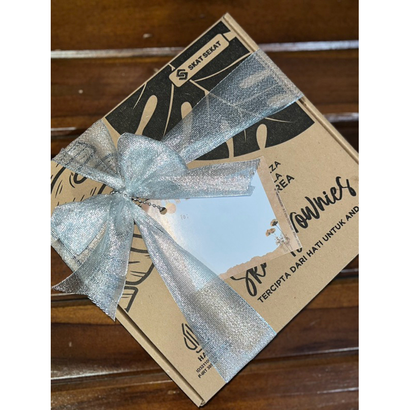 

SKATBROWNIES ORIGINAL PACK HAMPERS