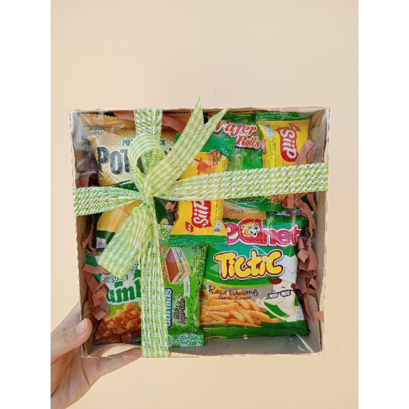 

SNACK BOX / GIFT BOX / KADO WISUDA / KADO SEMPRO / KADO ULTAH / KADO MURAH