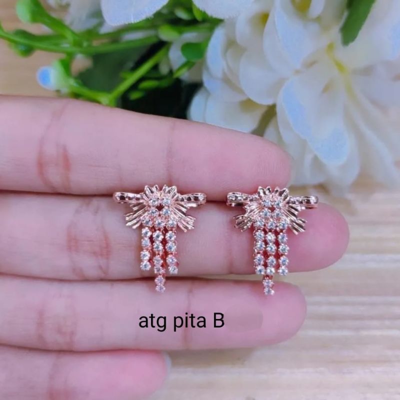 Anting ronyok motif pita replika berlian
