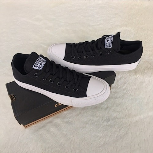 Sepatu Sneakers Pria Hitam Putih Converse CT Pendek Premium