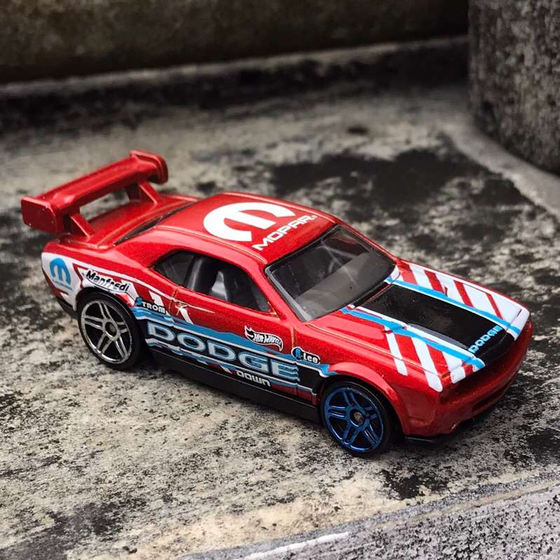 HOT WHEELS DODGE CHALLENGER DRIFT