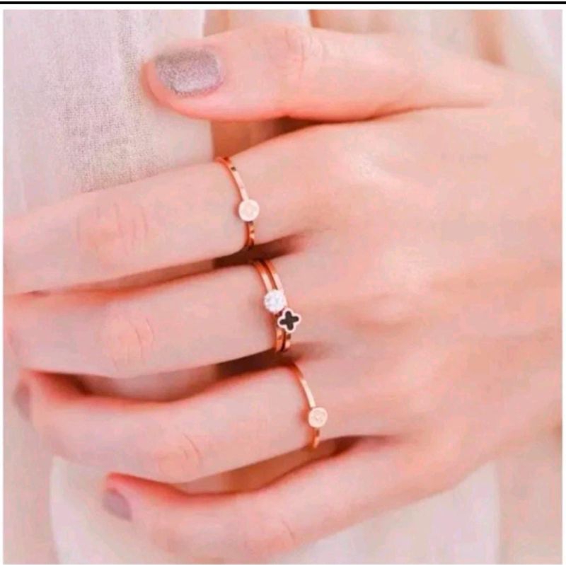 CINCIN TITANIUM WANITA SET 4 MODEL BUNGA PERMATA ANTI KARAT