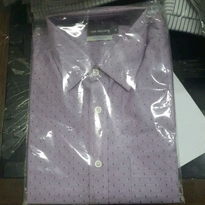 KEMEJA TANGAN PENDEK VAN HEUSEN