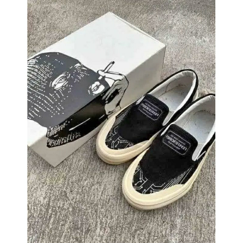 Slip On Poison Street Tekno Black