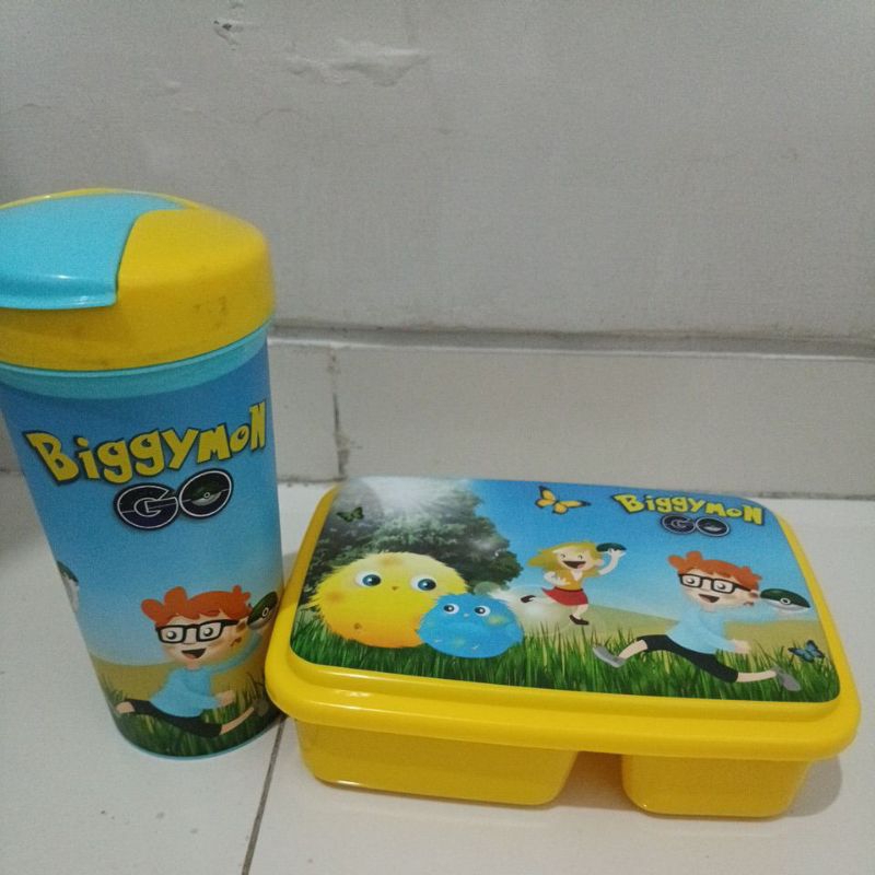 Set Botol Minum dan Tempat Makan