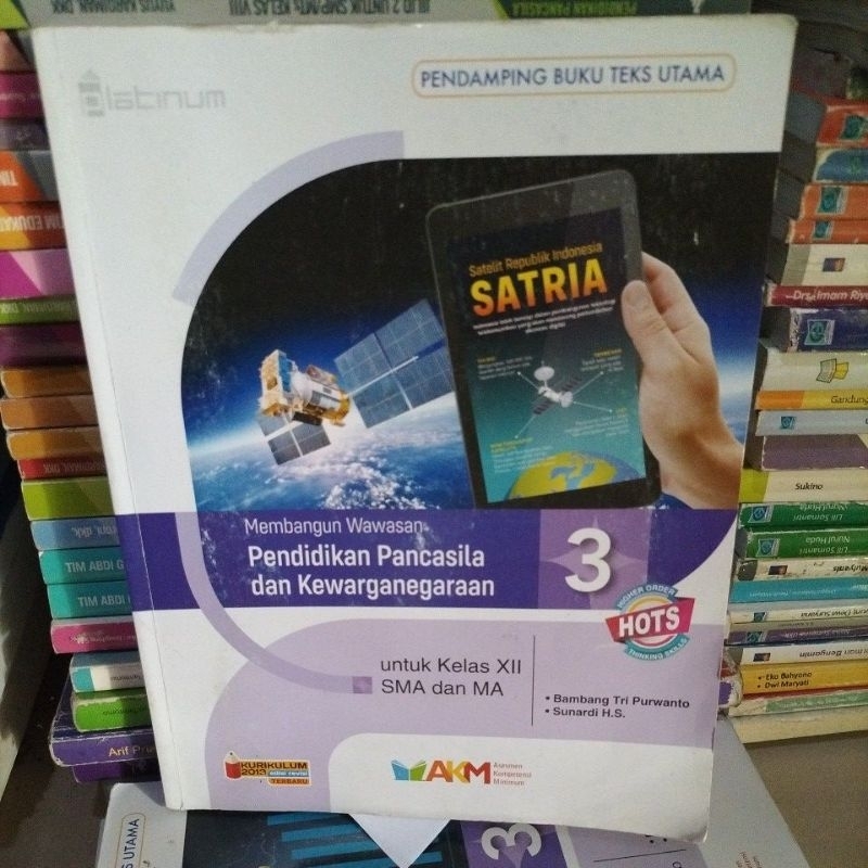 PPKN SMA kelas XII AKM HOTS