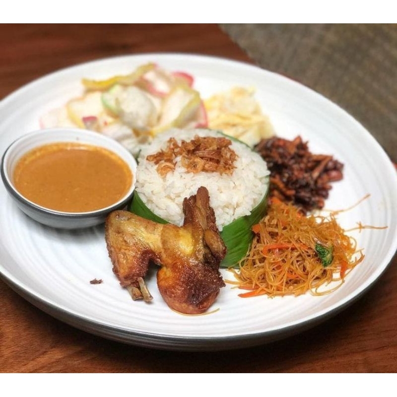 

nasi lemak/uduk Betawi