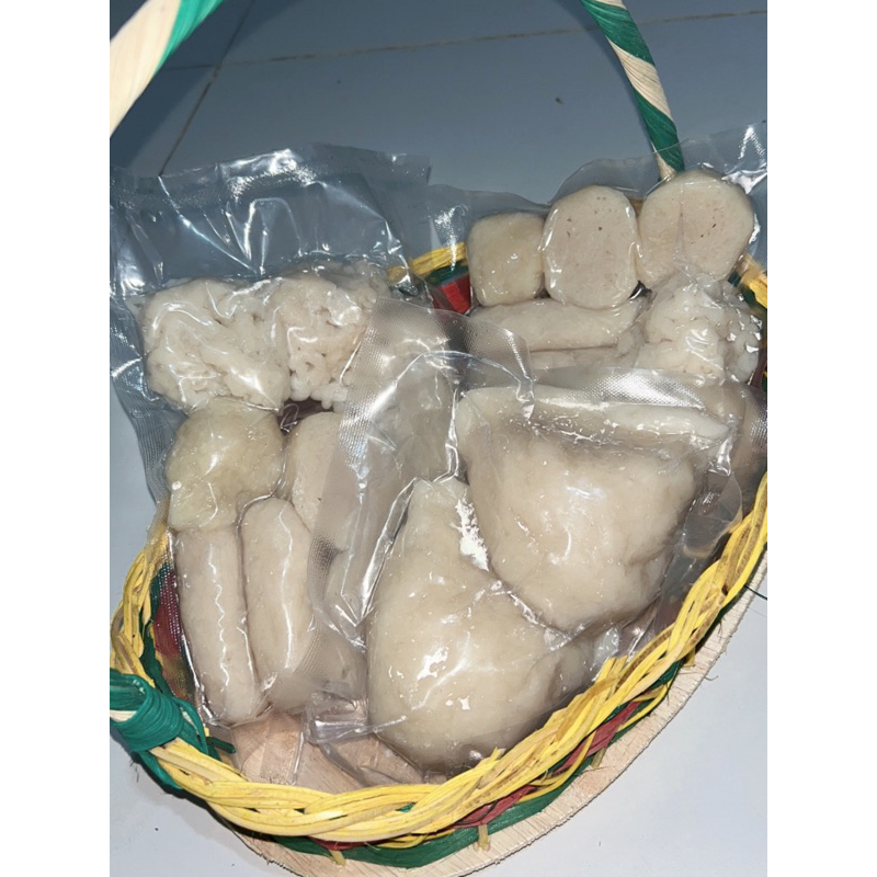 

PEMPEK CAMPUR MOMITA