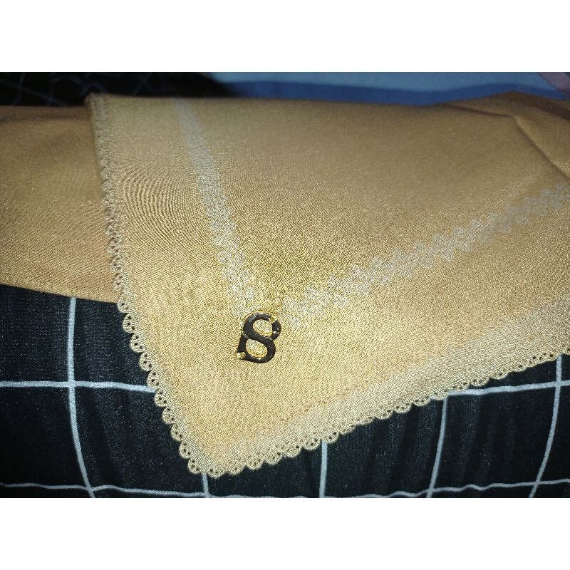 preloved buttonscarves polos