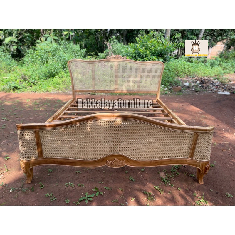 DIVAN UKIR VINTAGE JATI SOLID KOMBINASI ROTAN