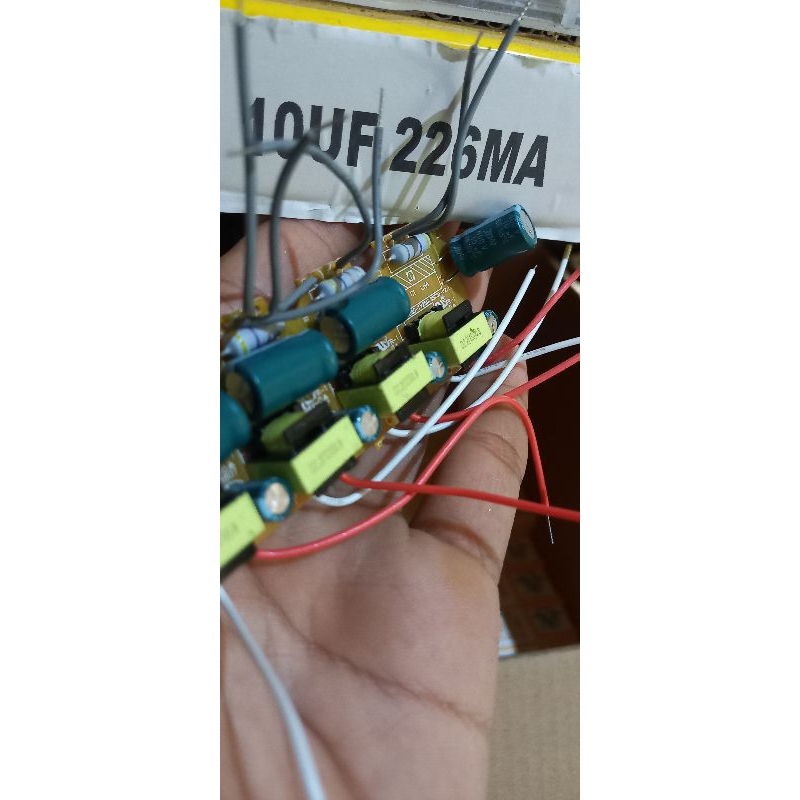 DRIVER LED 18-35 WATT 10UF 226MA