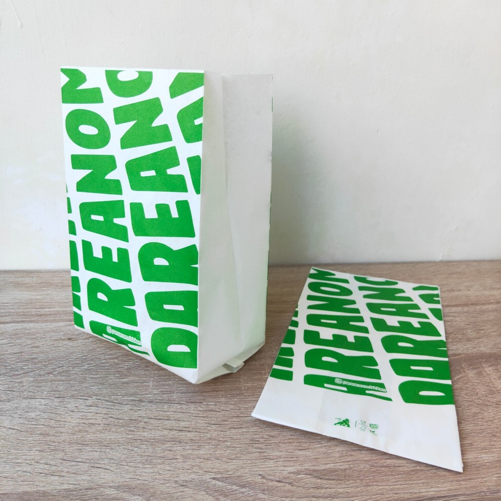 

Custom Paper Bag 20 x 10 x 30 Foodgrade - Paperbag / Kantong Kertas / Kemasan / Packaging