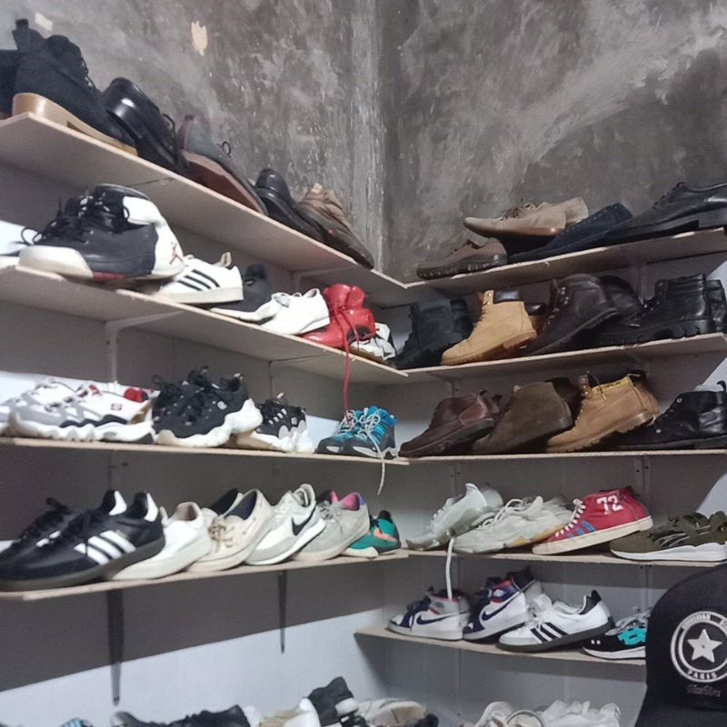 Shoes second branded