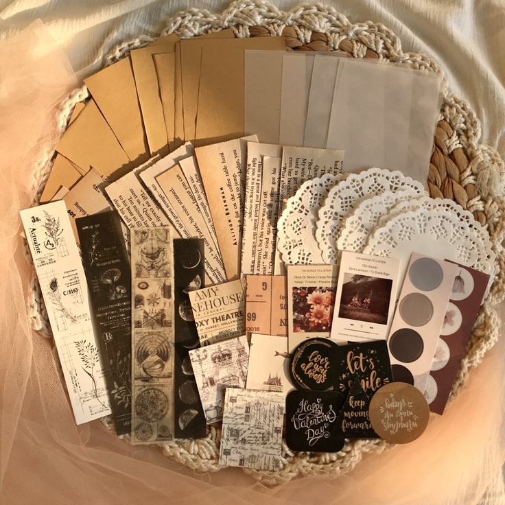 

Pasti Laris READY STOCK TERMURAH JOURNAL KIT VINTAGE jurnal kit journal bujo penpal dekorasi diary notebook scrapbook diy bullet journal lucu aesthetic