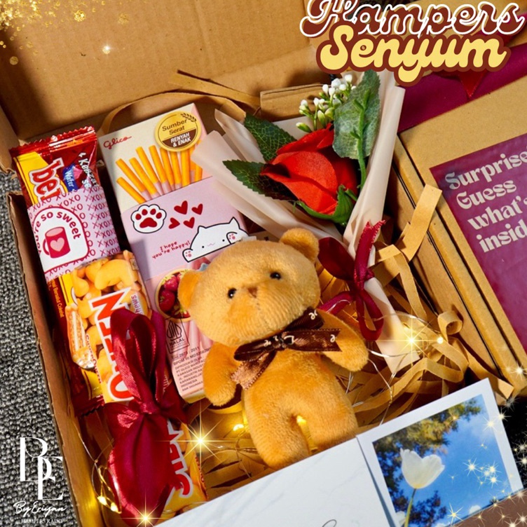 New Deal Hampers Snack Box Cokelat Kado Ulang Tahun Wisuda Hadiah Pacar Gift Box Buket Murah Jajan Skripsi Sempro Valentine Hari Guru Hari Ibu Anniversary Cewek Cowok Set Kado Murah Unik Bermanfaat Spesial Senyum