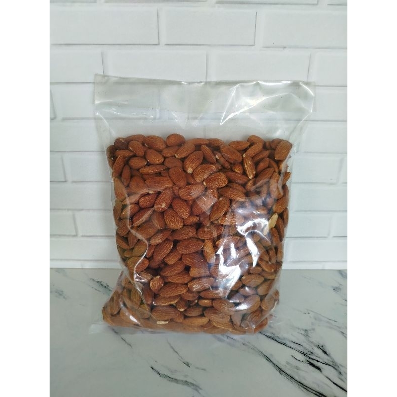 Kacang Almond 1kg