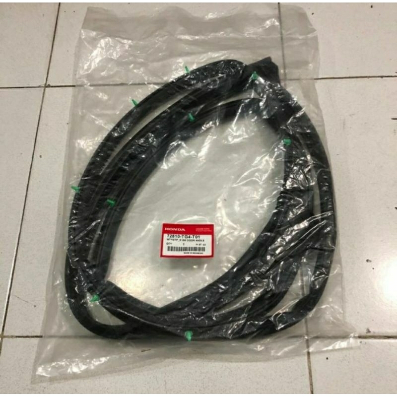 Karet Pintu Belakang Mobilio, BRV Original Honda