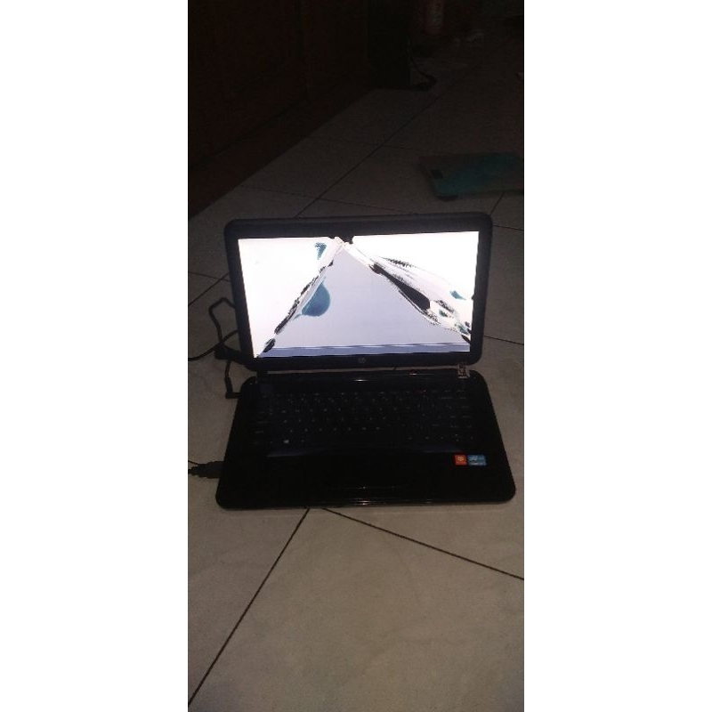 Laptop merk hp core i3 layar pecah