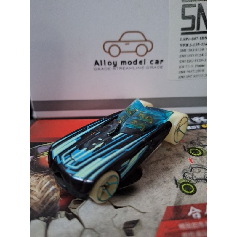 hotwheels pharadox race blue