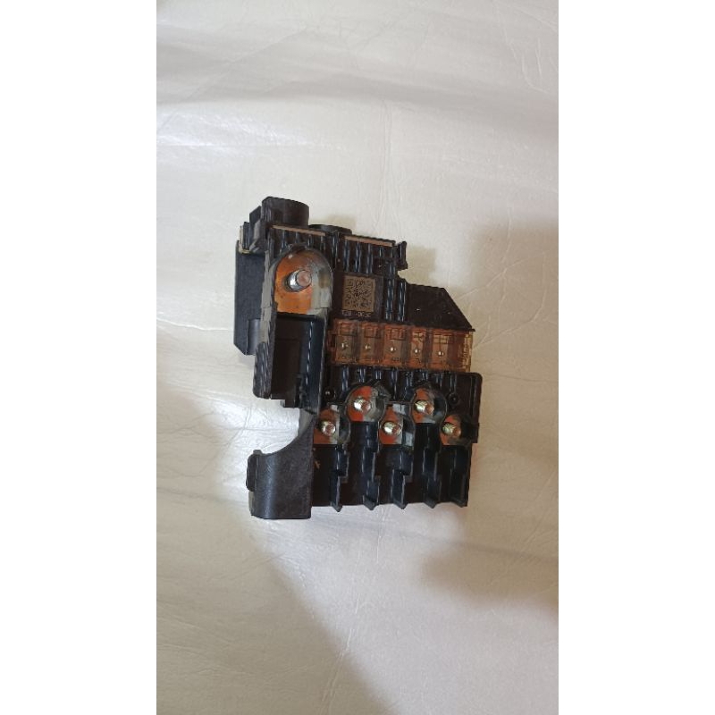 fuse pusat sekring atau terminal kepala Aki mobil Honda BR-V brio mobilio original