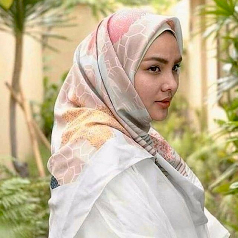 [PRELOVED] SALE Ria Miranda Riamiranda Cheka Scarf Rare Item Like Hanami Kaguya Grey Navy