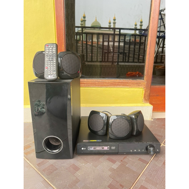 PREELOVED home theater system LG