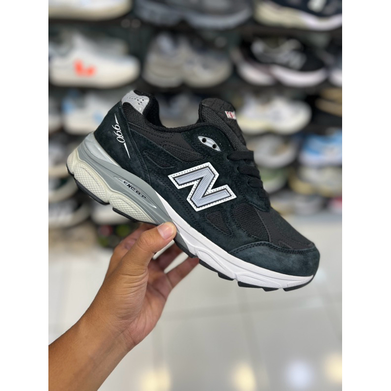 NB 990 USA BLACK WHITE PK