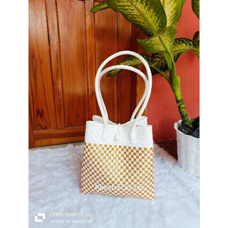 Ready stok tas anyam plastik jali jali gold size L