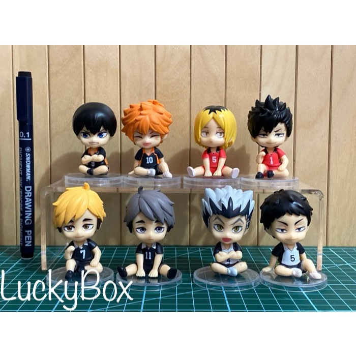 Action figure Haikyuu duduk