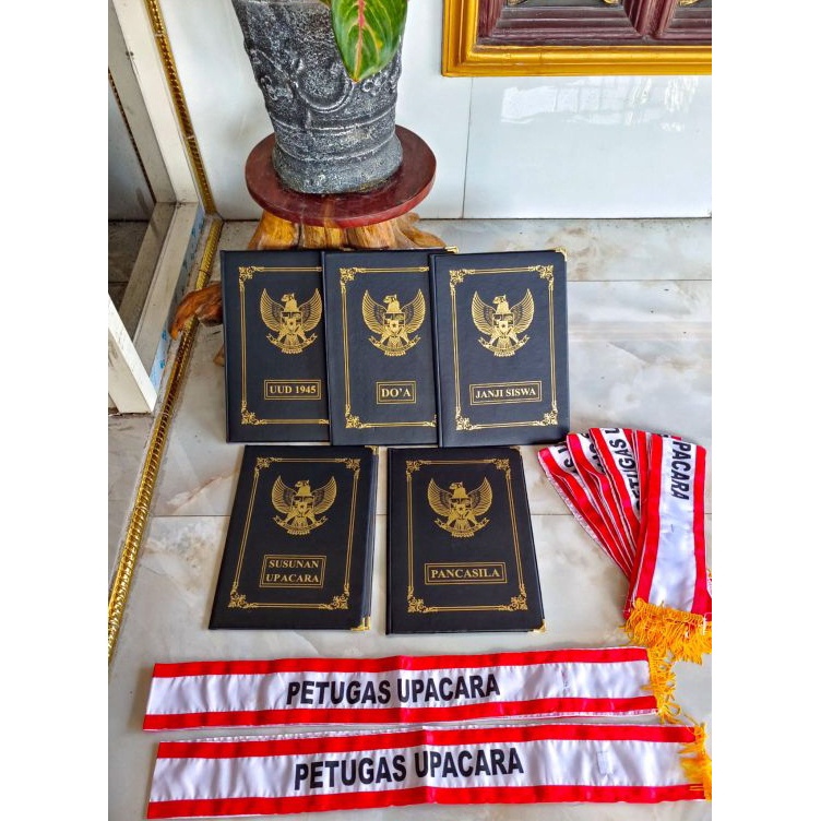 

KODE R6V7 Map Upacara 1 set 1 Selempang MURAH