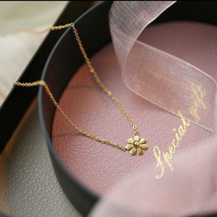 Kalung Titanium Wanita Korea Liontin Bunga Cantik Kalung Titanium Asli Anti Karat