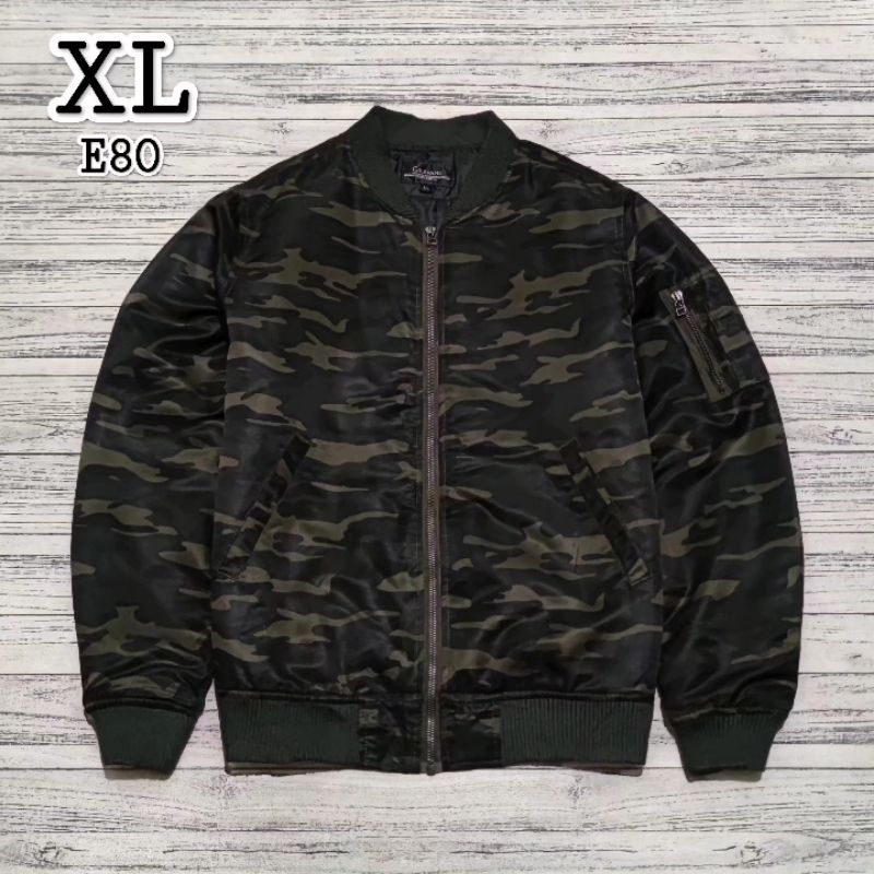 Atasan Gilevans Camo Bomber Jacket