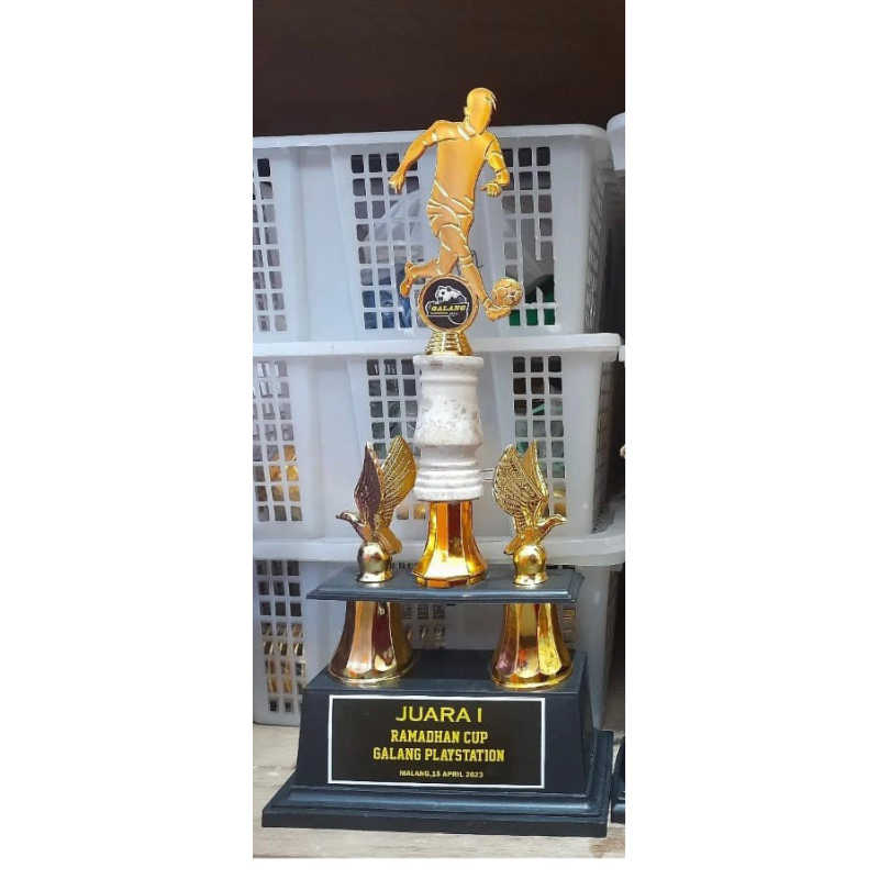 Piala Kaki 2 Murah Lomba Futsal Marmer