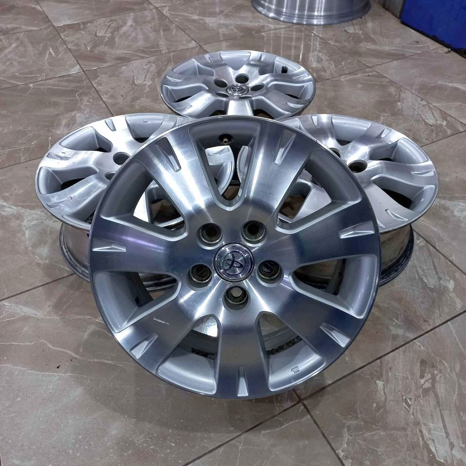 Velg Mobil Bekas Oem ALPHARD R16 Untuk Innova ertiga Luxio New Carry Grand Max