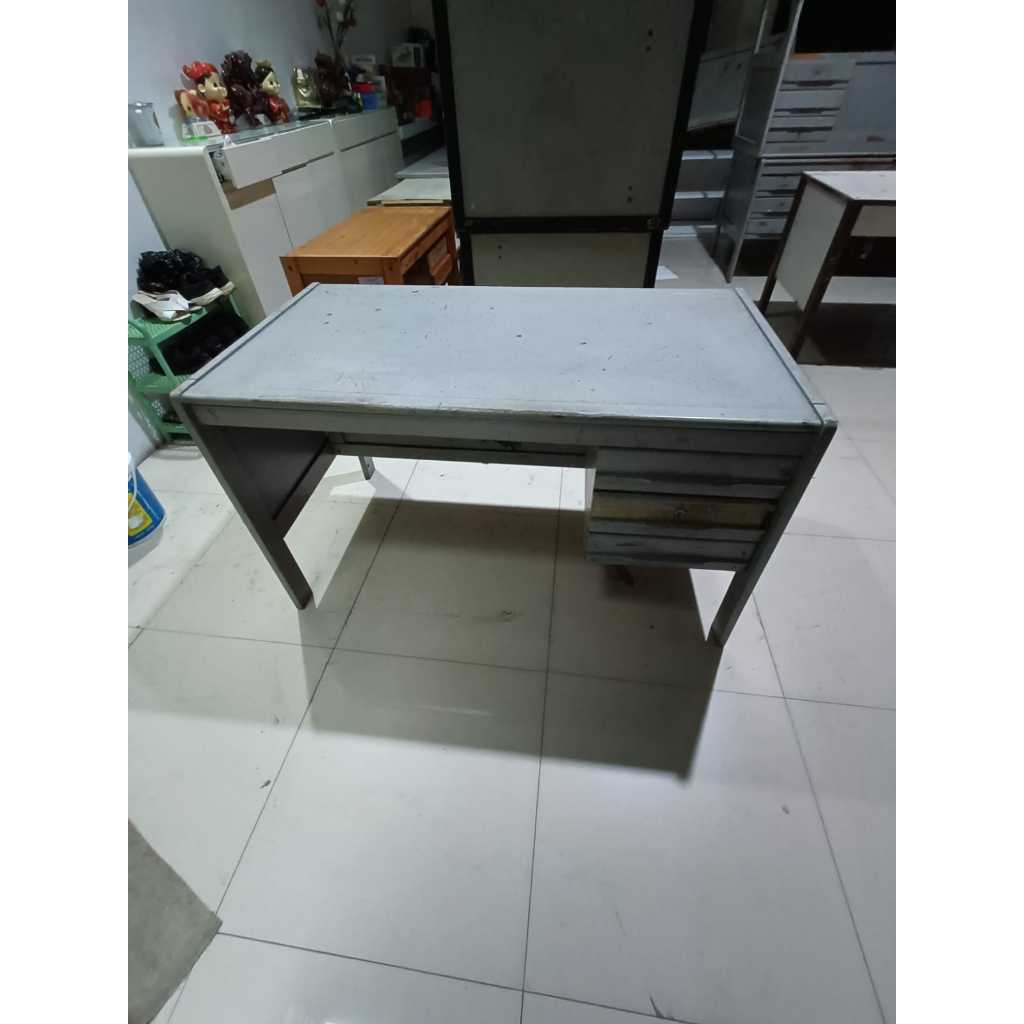 MEJA KANTOR SECOND SEKEN BEKAS UKURAN 125x70x73