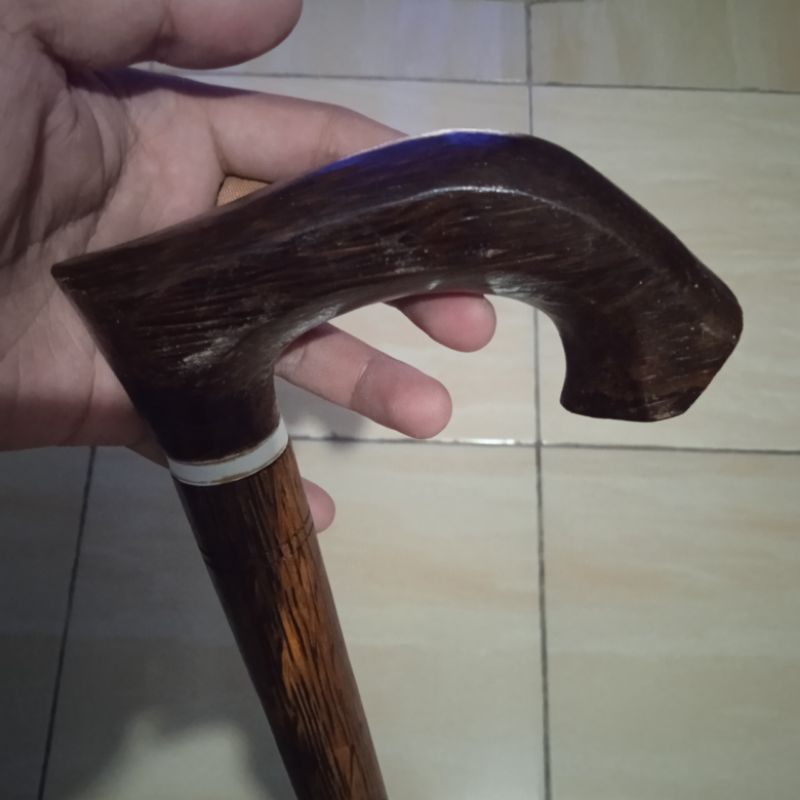 Tongkat jalan kayu aren ruyung