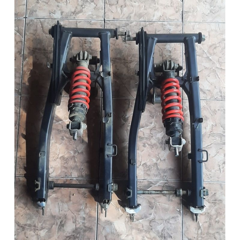 Swing arm + monoshock CBR 150 R