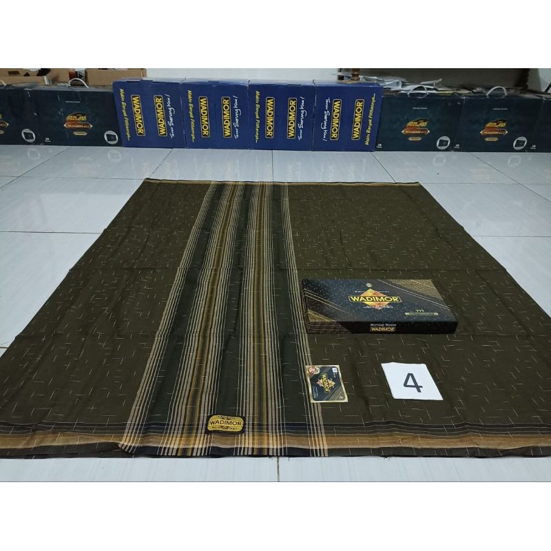 SARUNG WADIMOR MOTIF HUJAN GERIMIS 777