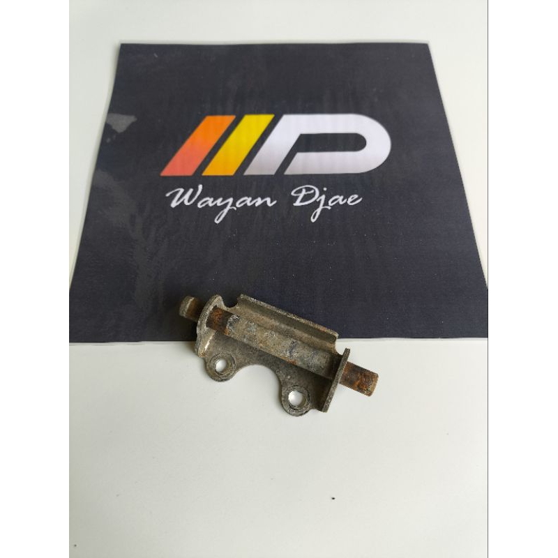 Engsel jok yamaha Xeon RC karbu fi original bekas copotan motor