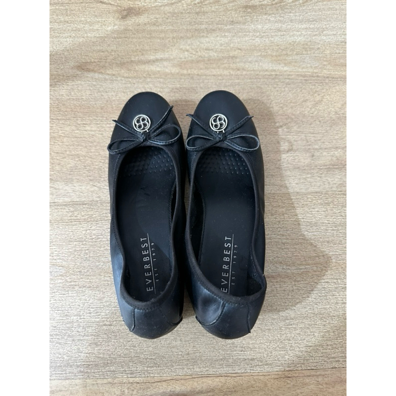 Sepatu wanita Everbest (preloved)