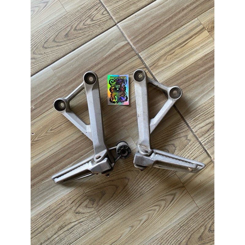 rumah footstep belakang set footstep cb150r led original copotan