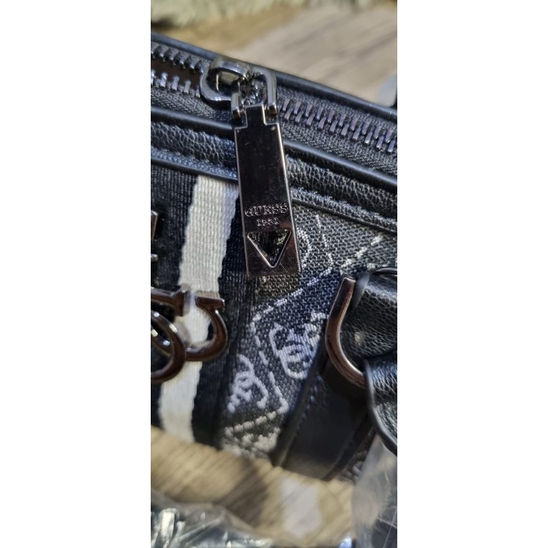 Guess mini speedy black