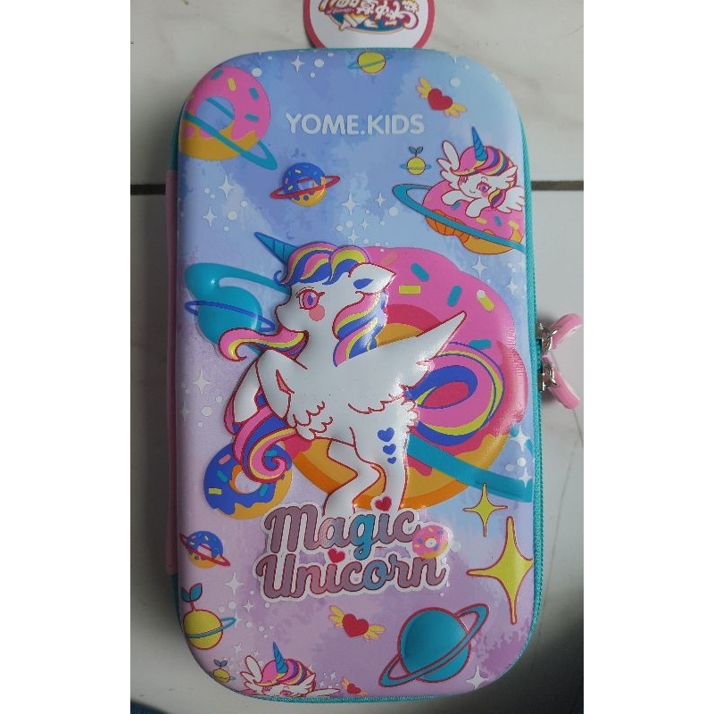 

Kotak Pensil Hard case karakter 3D motif timbul anti air Tempat Pensil Besar Unicorn