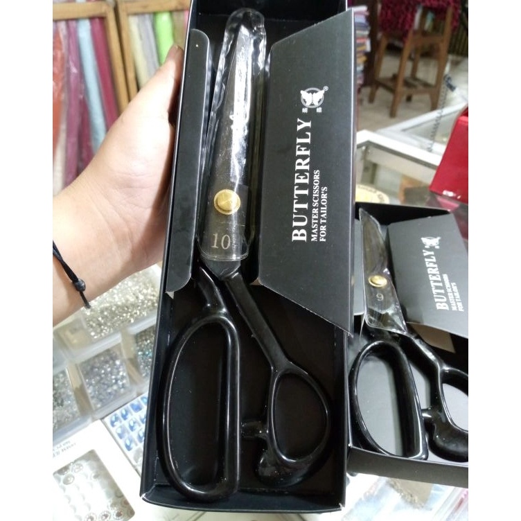 

KODE D8R9 GUNTING KAIN SUPER TAJAM BAHAN FULL BESI TIDAK BERKARAT Merk BUTTERFLY ORIGINAL