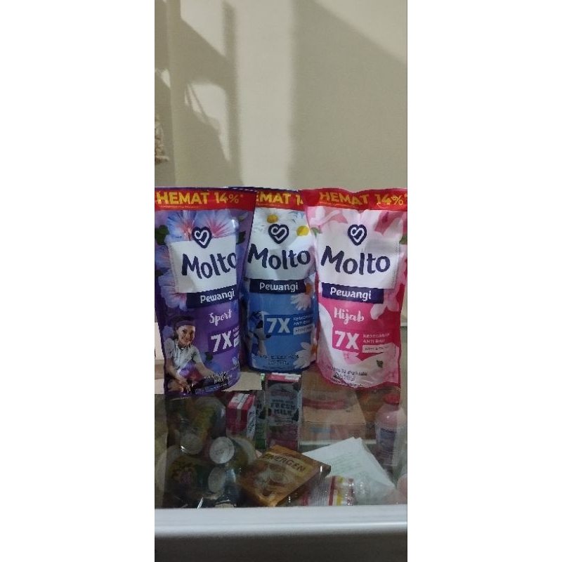 MOLTO PEWANGI PAKAIAN 780 ML