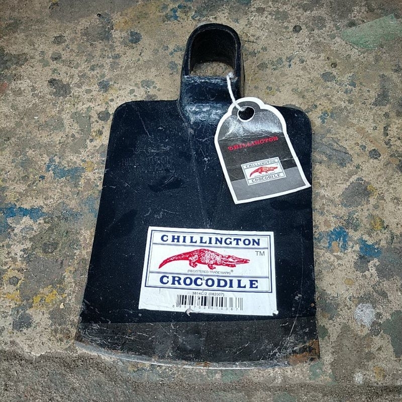 CANGKUL CAP BUAYA/CROCODILE THAILAND ASLI