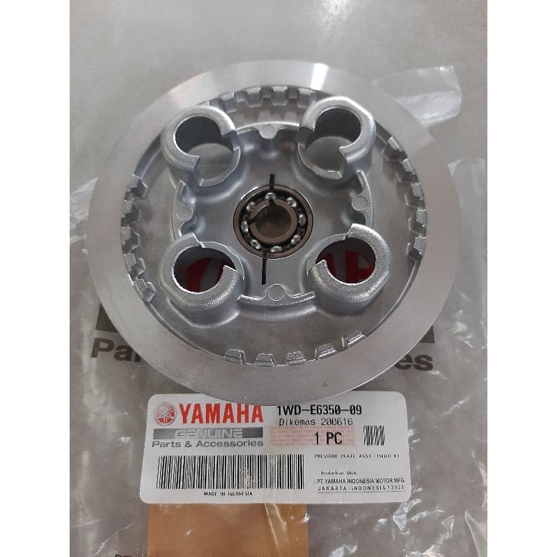 PLAT PRESSURE ASSY/ LAWAN KAKI 4 RUMAH KOPLING R25/MT25. ORIGINAL YAMAHA