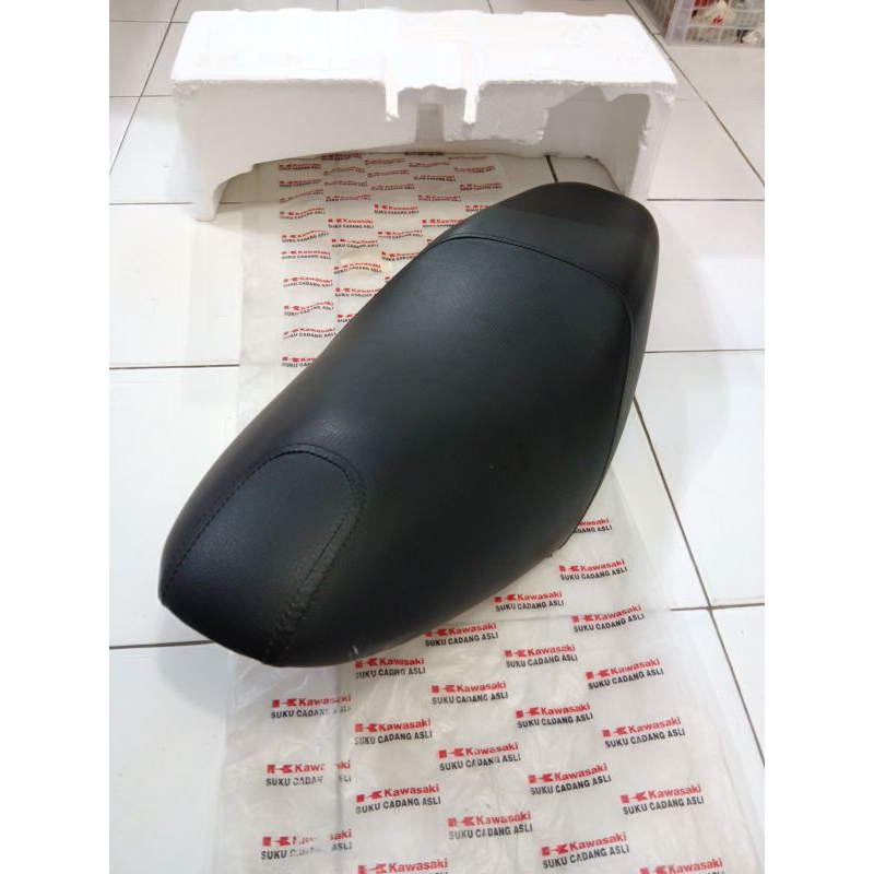 Jok Athlete/AX facelift assy Kawasaki, PNP Athlete/AX old