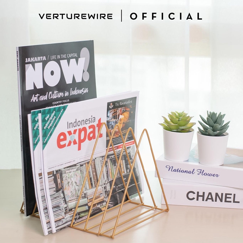 

Spesial Update Verturewire Pembatas Buku Minimalis Warna Gold Triangle Bookshelf