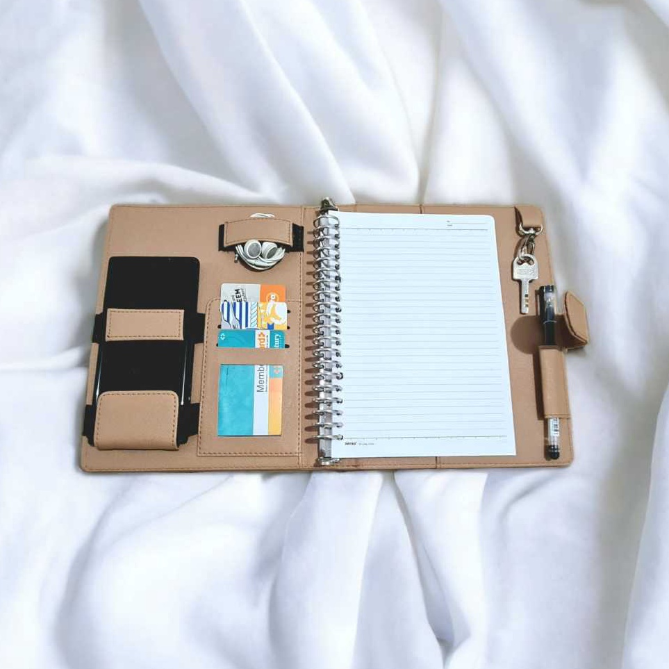 

Murah Terkini BISA CUSTOM Binder Kulit A5 Bisa Custom Nama Binder Custom Ukuran A5 Bahan Kulit Premium